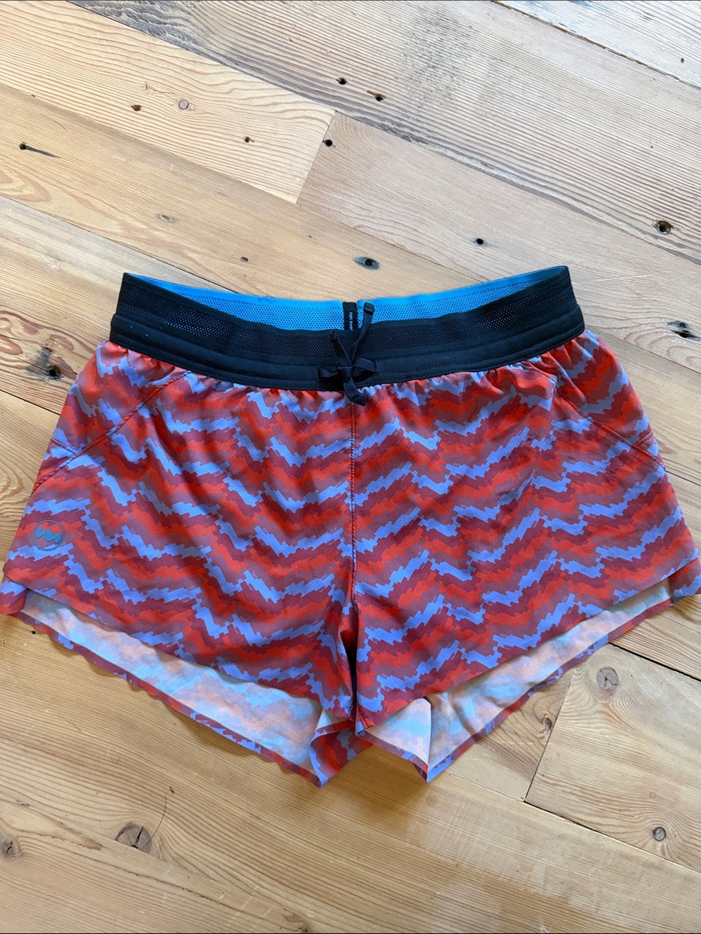 Janji Womens 3” AFO running shorts